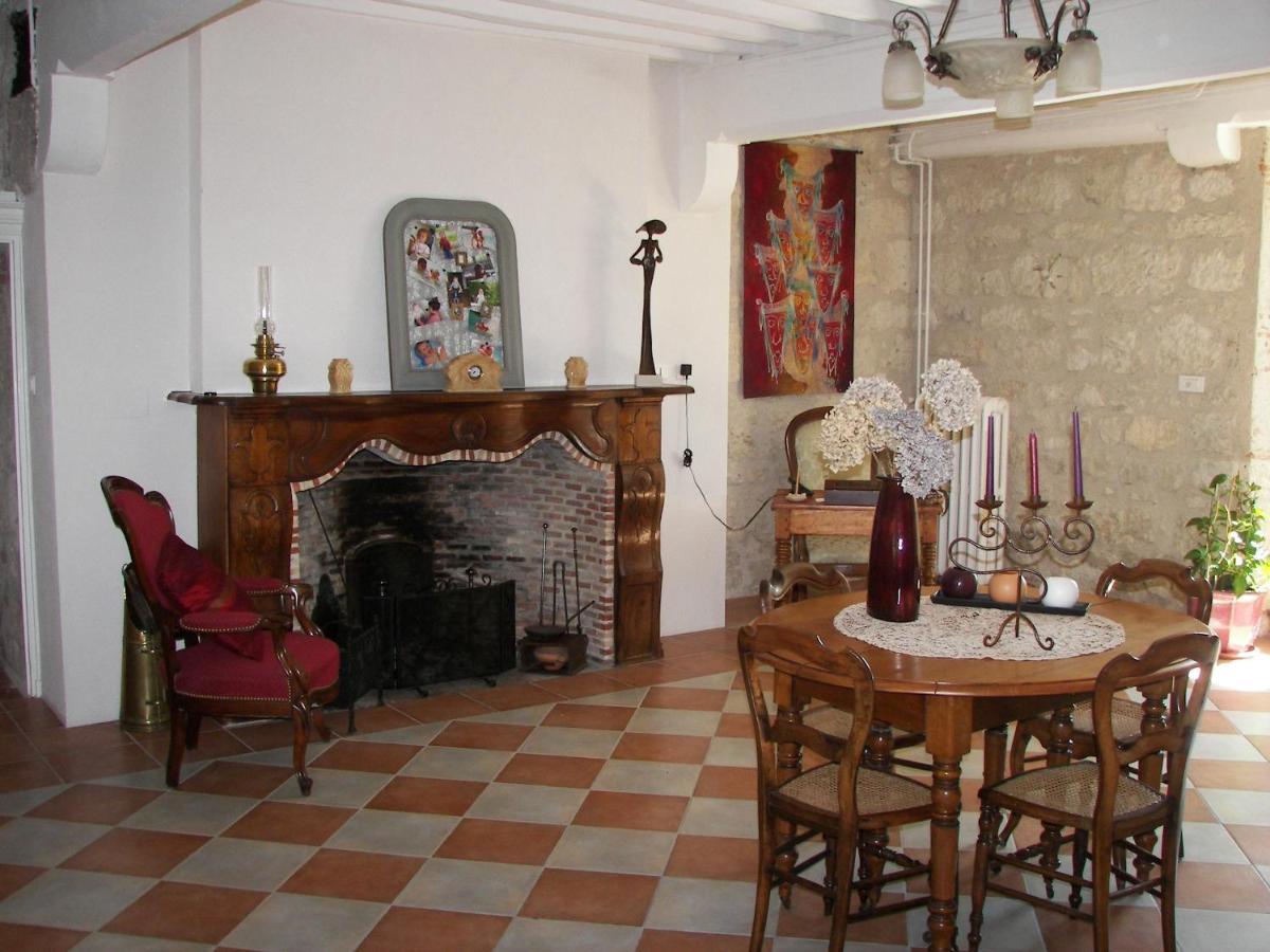 Domaine Du Noble Bed & Breakfast Saint-Jean-de-Thurac Exterior photo