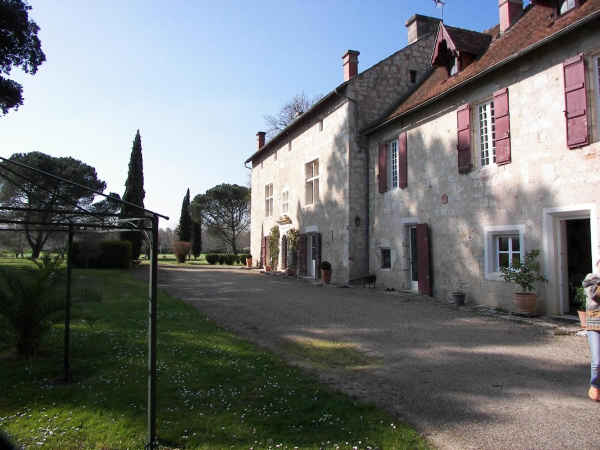 Domaine Du Noble Bed & Breakfast Saint-Jean-de-Thurac Exterior photo