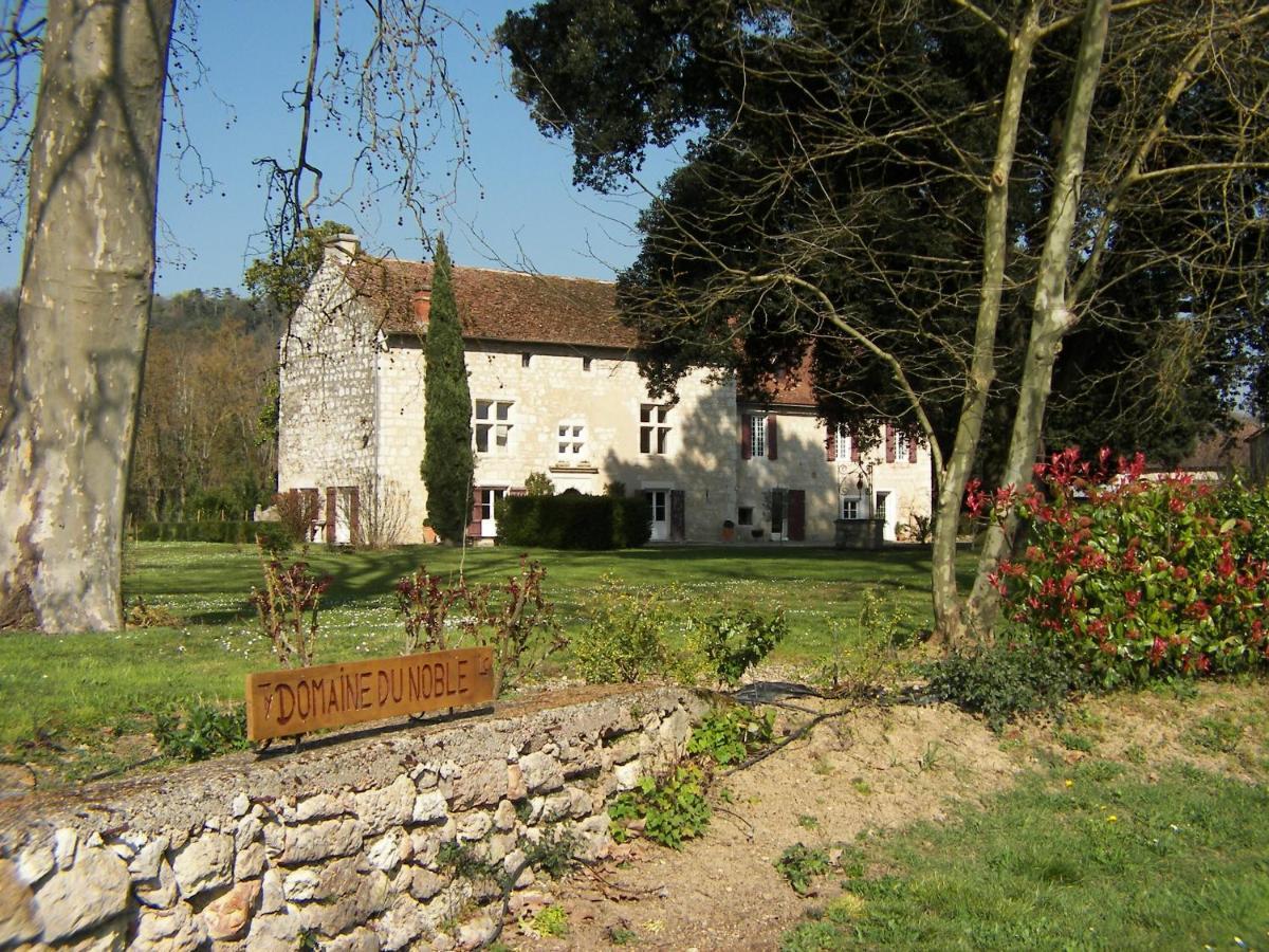 Domaine Du Noble Bed & Breakfast Saint-Jean-de-Thurac Exterior photo