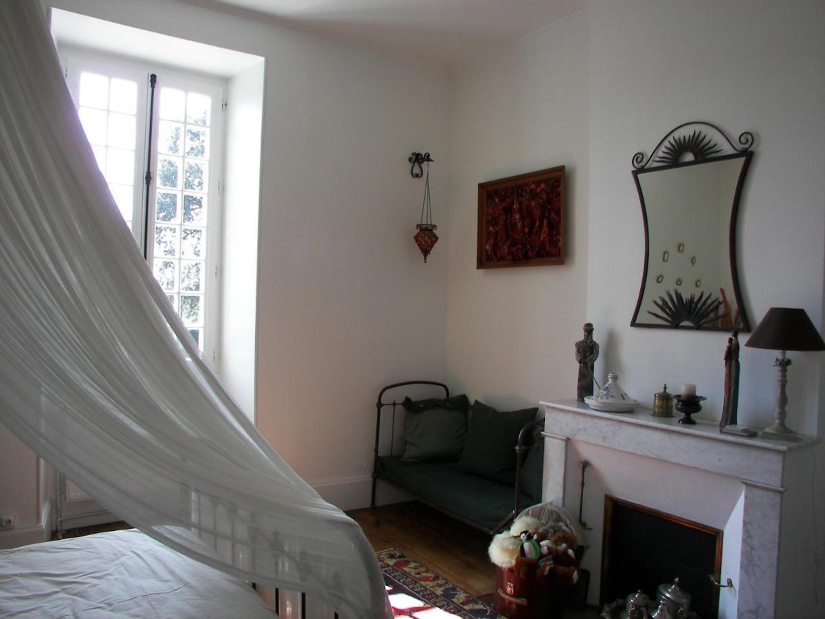Domaine Du Noble Bed & Breakfast Saint-Jean-de-Thurac Exterior photo