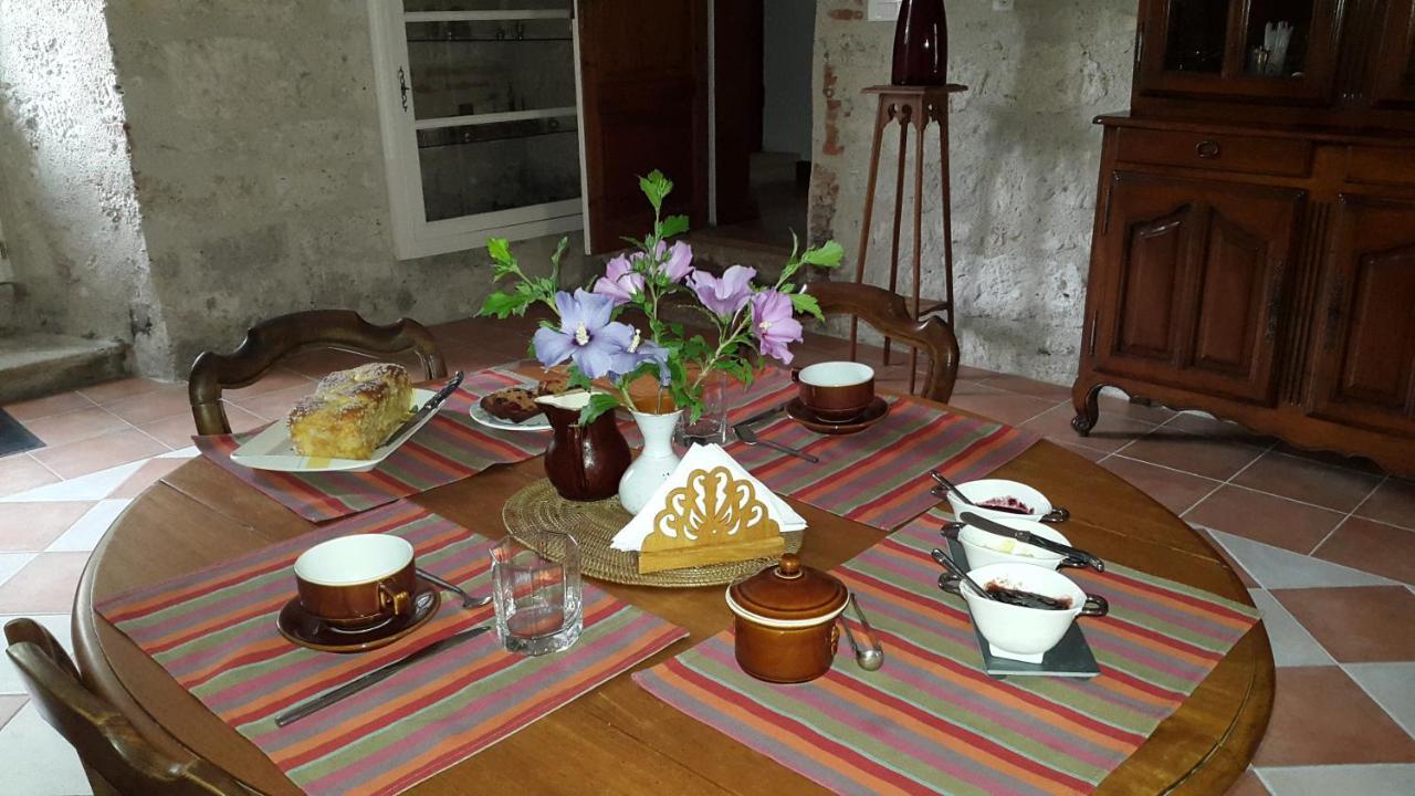 Domaine Du Noble Bed & Breakfast Saint-Jean-de-Thurac Exterior photo