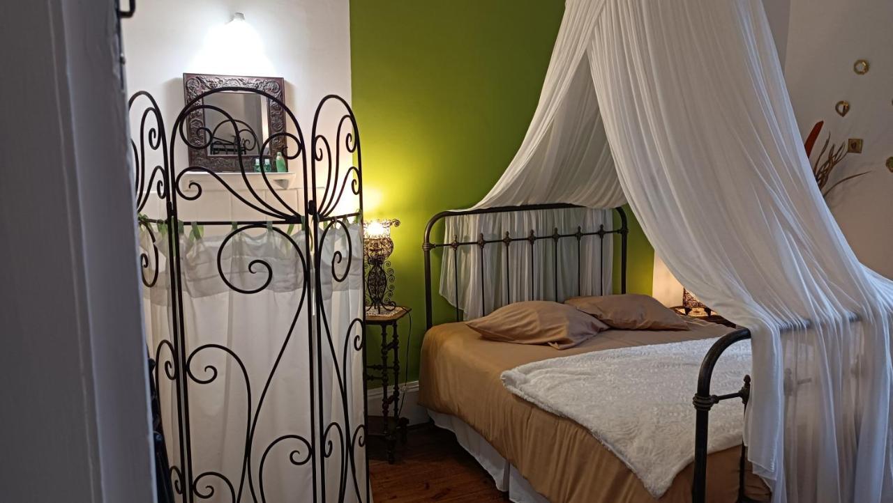 Domaine Du Noble Bed & Breakfast Saint-Jean-de-Thurac Exterior photo